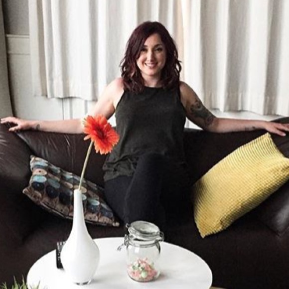 Meet your Posher, Emily - Picture 1 of 1